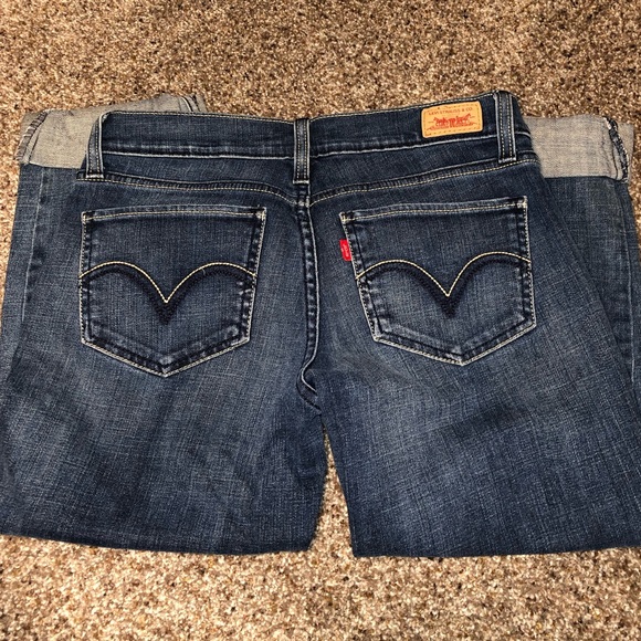 Levi’s Capris ☆ - Picture 3 of 6